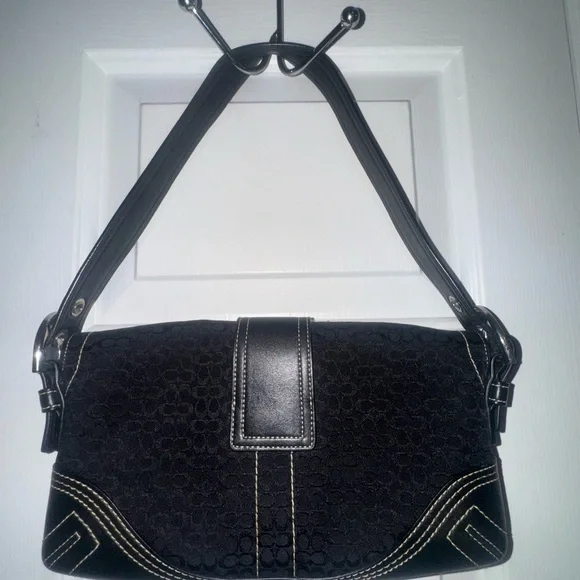 Coach Soho Buckle Flap Black Signature Shoulder Bag Y2K Vintage G0530-3628 - Picture 7 of 12